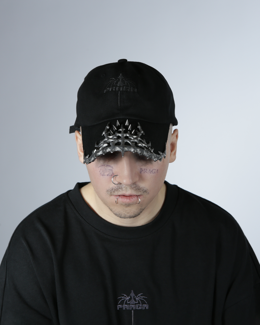 BLACK METAL CAP