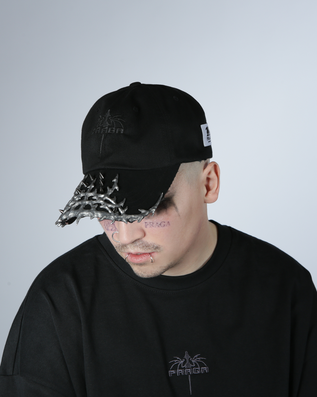 BLACK METAL CAP