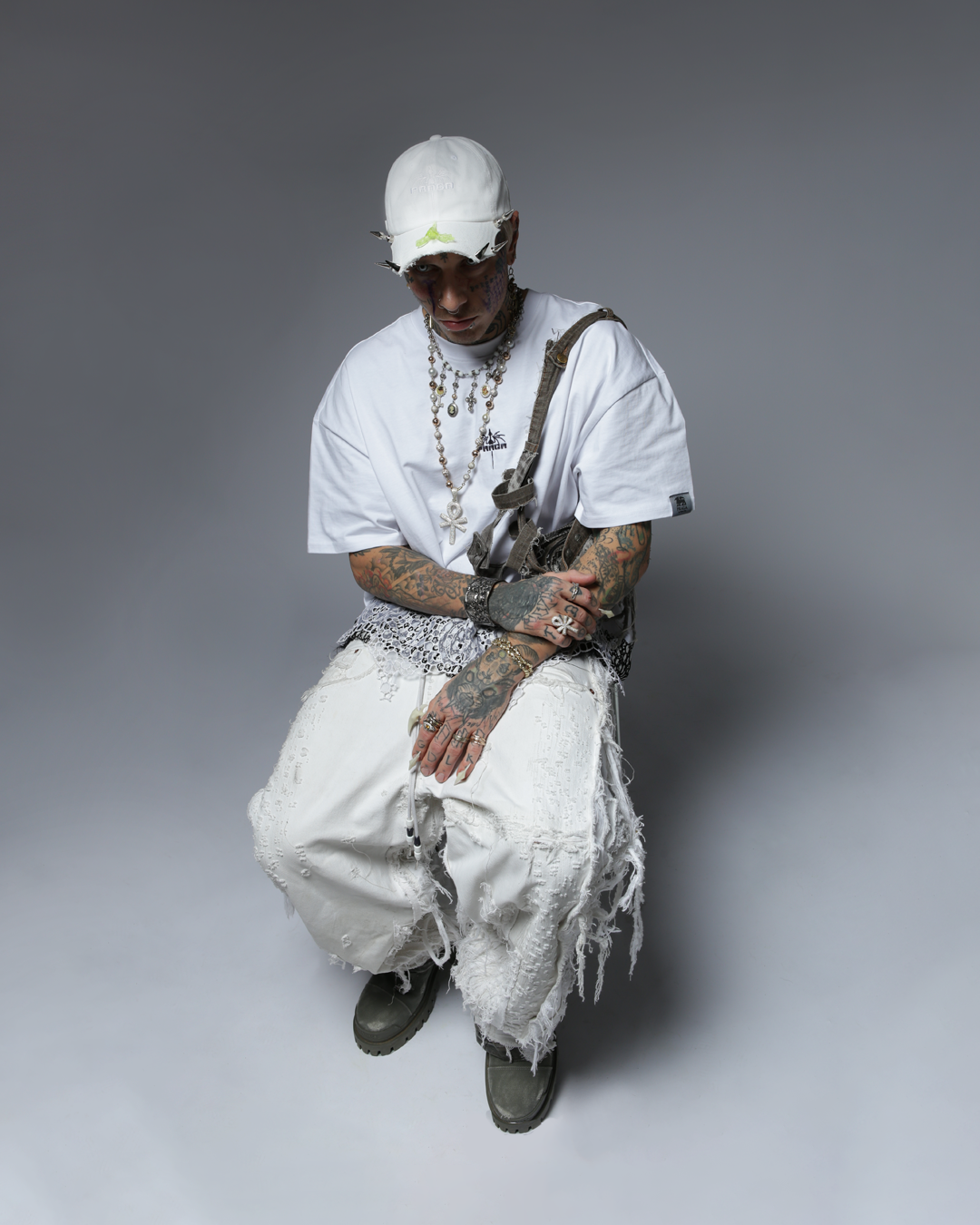 WHITE URAN DRAGON CAP