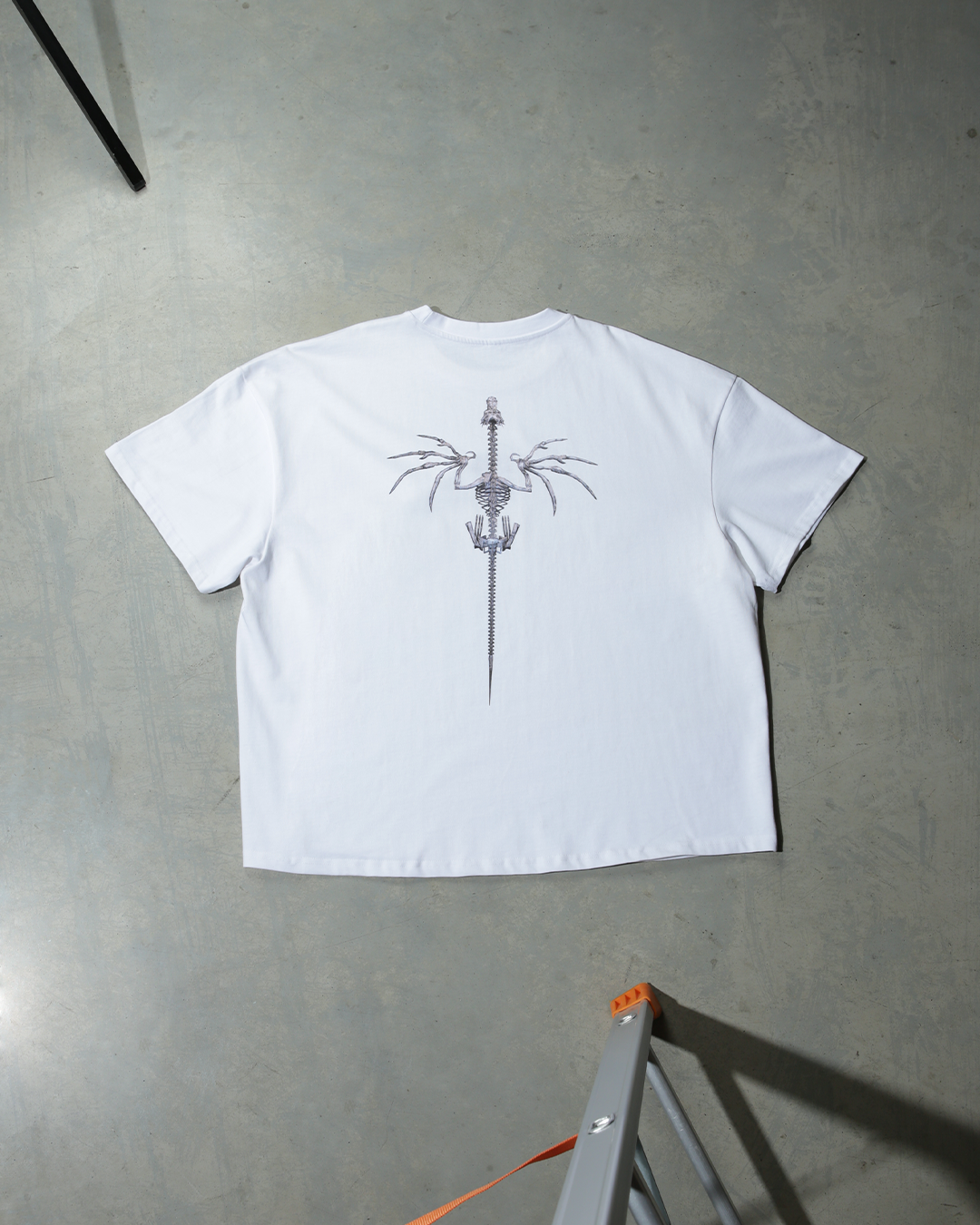 WHITE DRAGON TEE