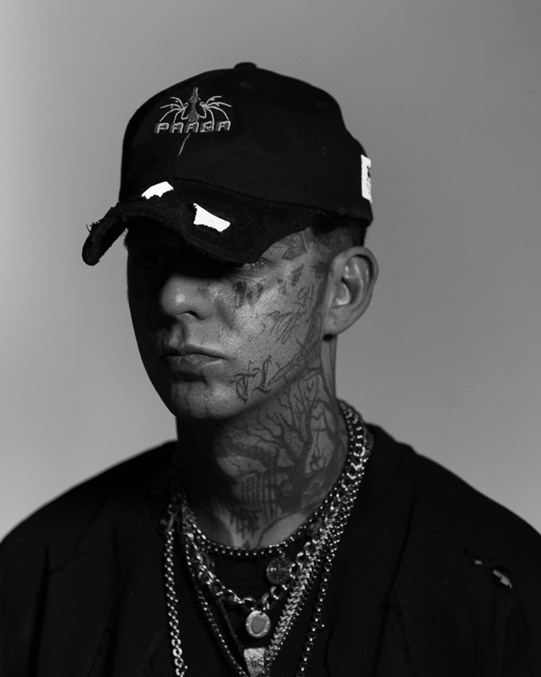 URAN CRYSTALS CAP