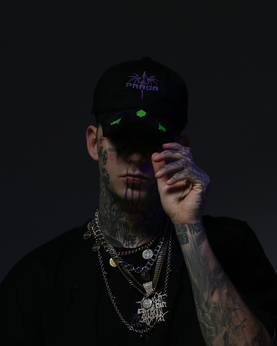 URAN CRYSTALS CAP